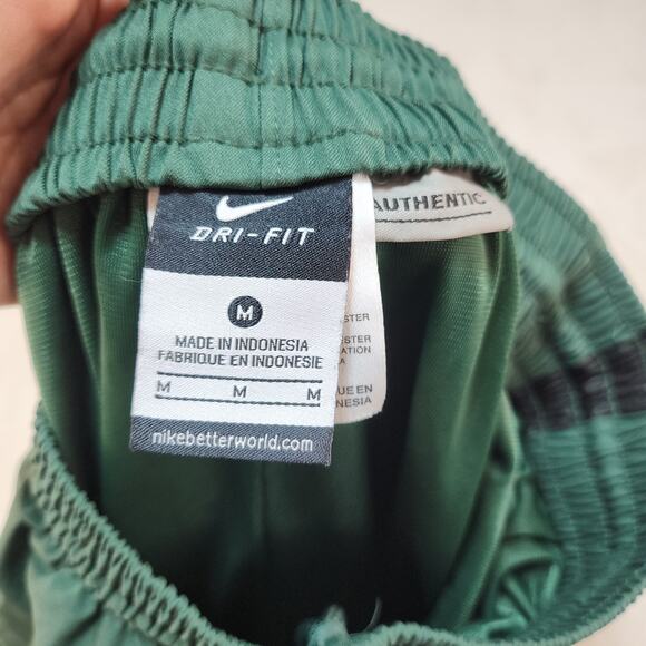 Nike Oregon Ducks Shorts Mens Medium Green Yellow Basketball Logo Athletic - Picture 12 of 14